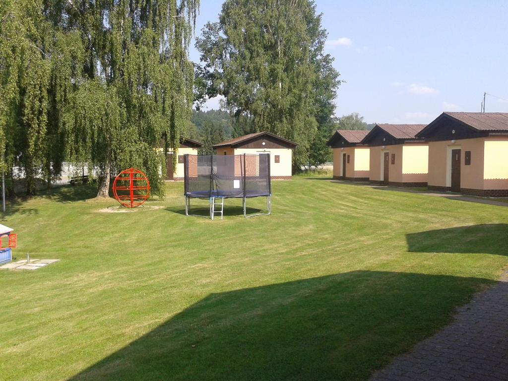 Sportcentrum Dvořák Hluboká nad Vltavou Exterior foto