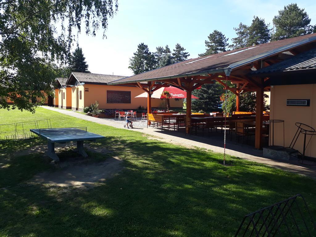 Sportcentrum Dvořák Hluboká nad Vltavou Exterior foto